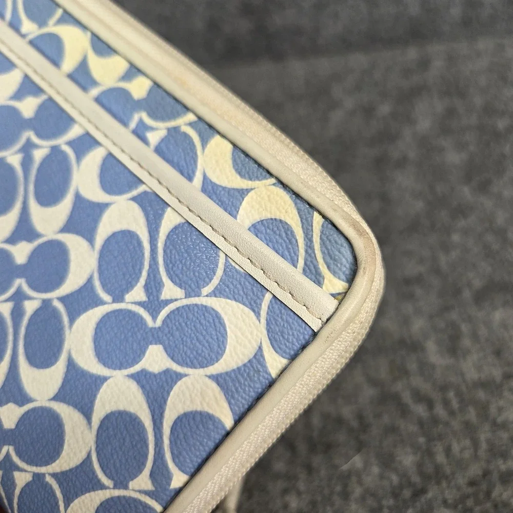 Coach Logo Light Blue & White Zip Around Wristlet Wallet Signature C y2K